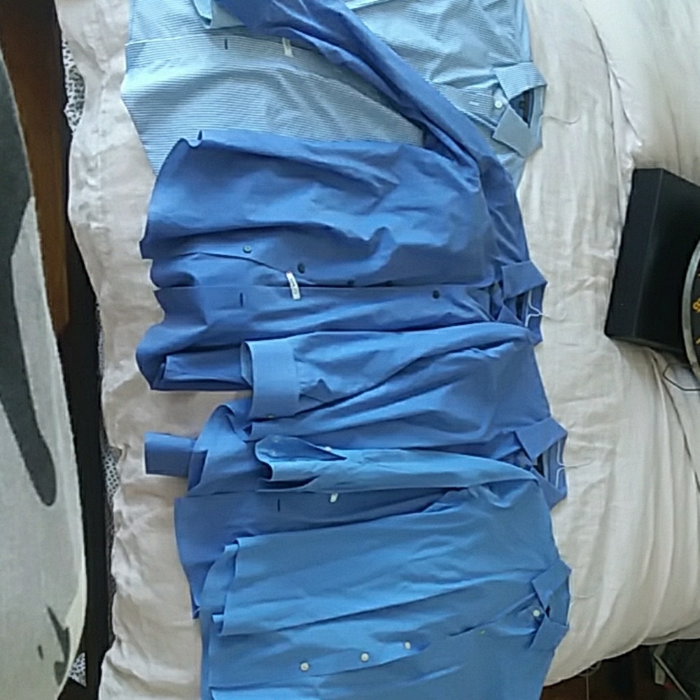 4 Banana Republic Men's Button Ups in Blue